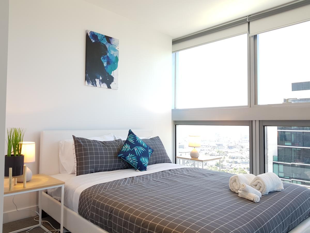 Apartments On The Fifth Melbourne Exterior photo