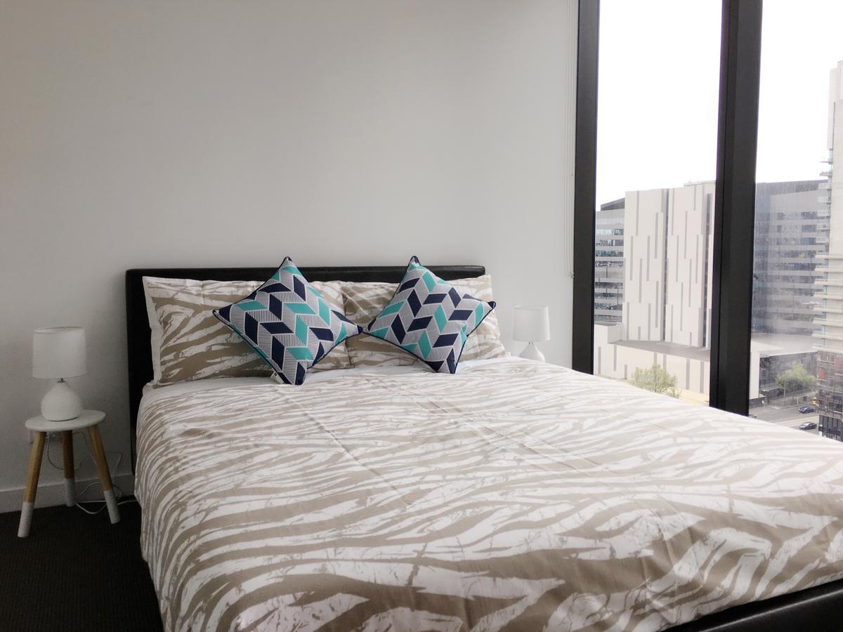Apartments On The Fifth Melbourne Exterior photo