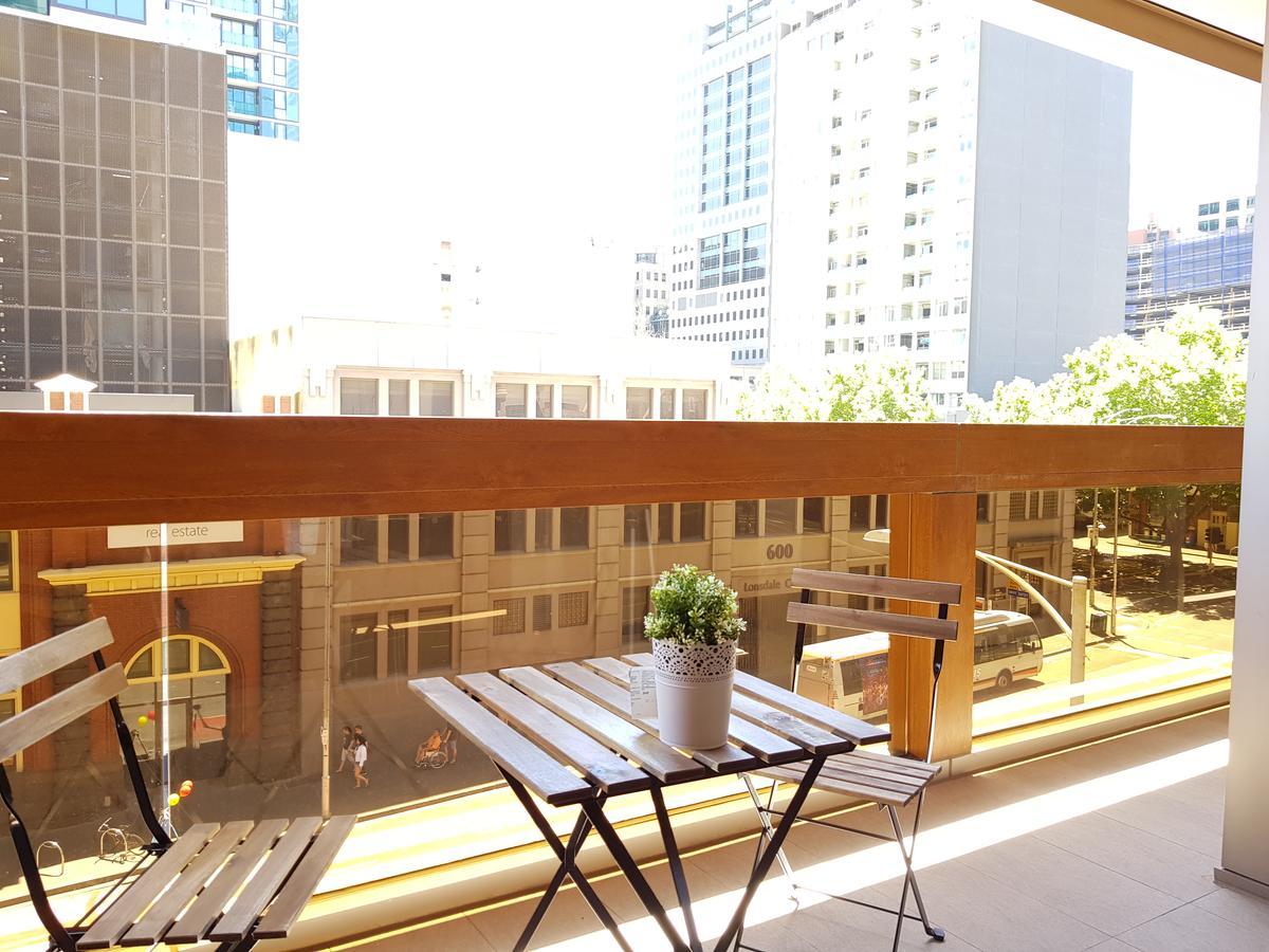 Apartments On The Fifth Melbourne Exterior photo